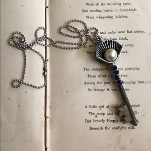 SOLD 🌵Vintage Key Necklace